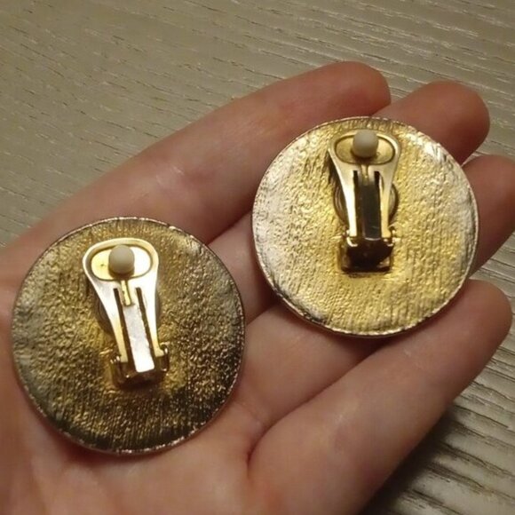 Chanel LARGE Vintage Gold-Plated Strass Crystal Interlocking CC Clip - Picture 13 of 16